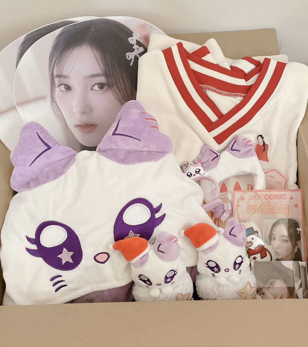 グッズたくさん届いたよ🙂‍↕️💖
ブランケットの素材ふわふわで超幸せ(  ´˘`  )໒꒱
#ME_I  #櫻井美羽  #ゥメール