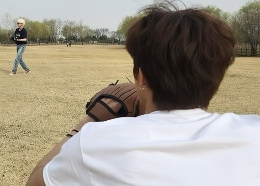 coeurgnello's tweet photo. jeongwoo’s 60 cm shoulders 🧎🏽 https://t.co/N72E3Vbm3I