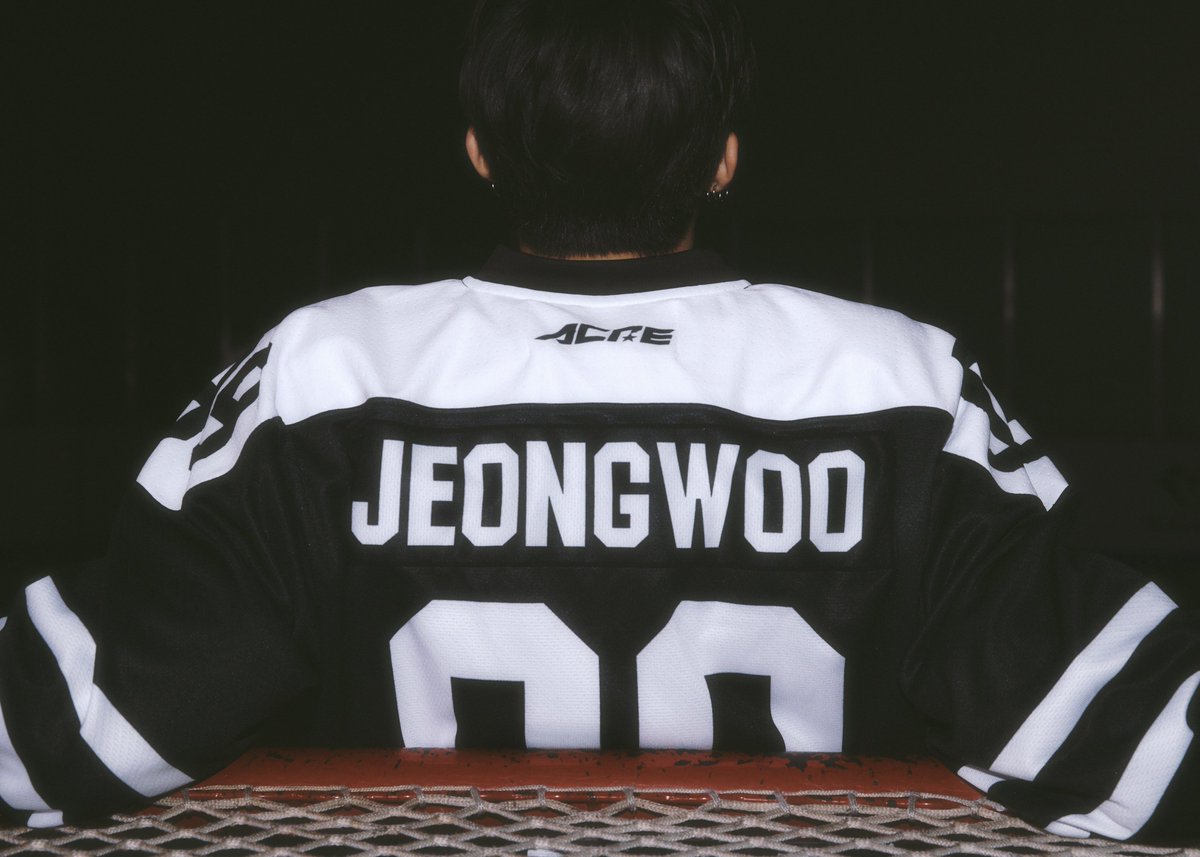 jeongwoo’s 60 cm shoulders 🧎🏽