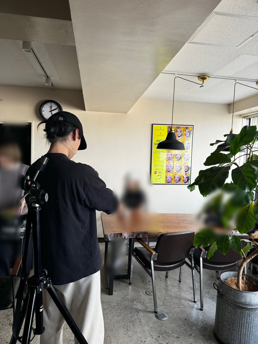 STUDIO_500G's tweet photo. 先日、弊社studio shirobako1stにてアパレル撮影が行われました。
この日はスタジオだけでなく、4Fオフィスもロケ撮影の現場となりました。
クライアントをはじめスタイリスト・ヘアメイク・モデル・フォトグラファーが一丸となってひとつのものを作り上げていきます。
#GOCAN
#GOCANWEB https://t.co/UOVYt1YDcj