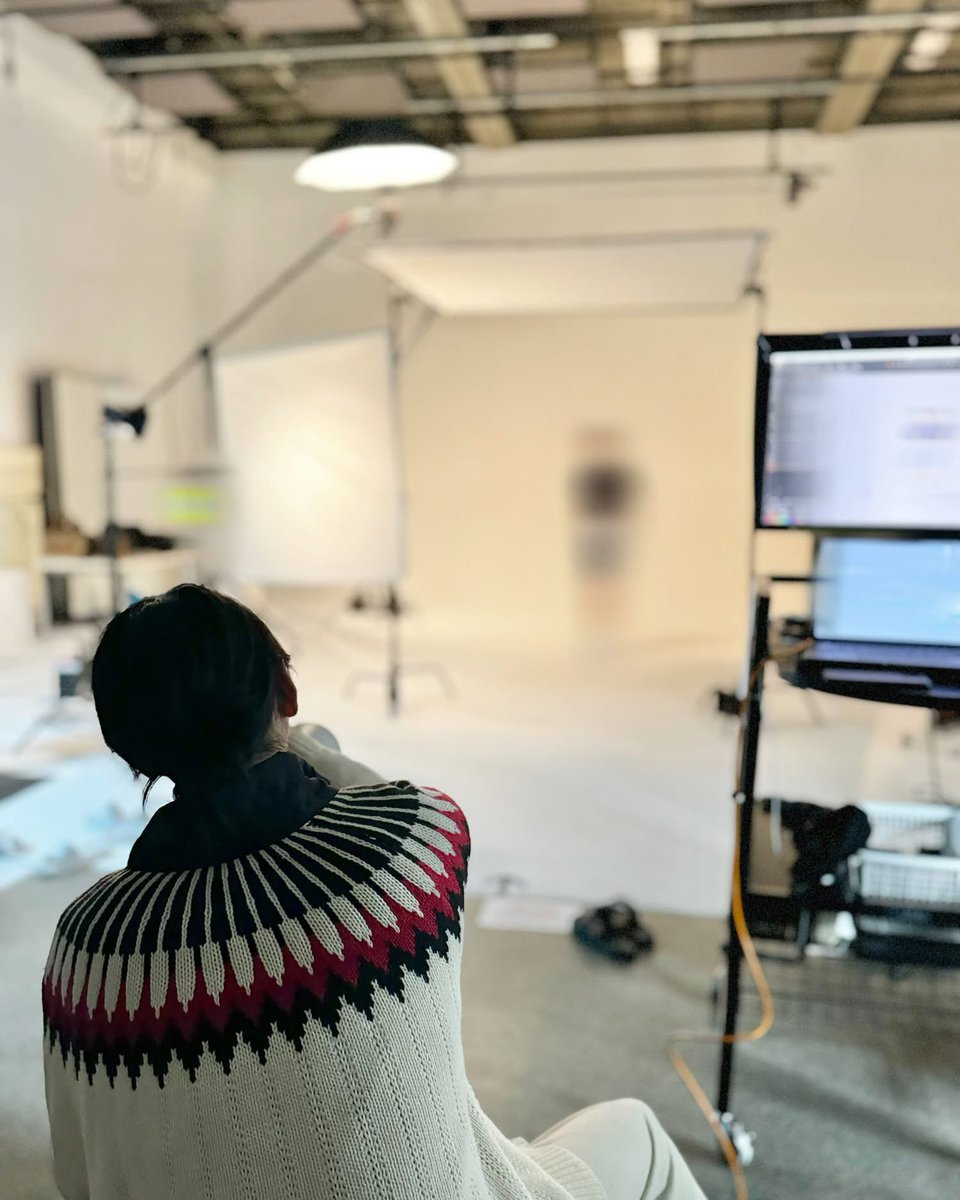 STUDIO_500G's tweet photo. 先日、弊社studio shirobako1stにてアパレル撮影が行われました。
この日はスタジオだけでなく、4Fオフィスもロケ撮影の現場となりました。
クライアントをはじめスタイリスト・ヘアメイク・モデル・フォトグラファーが一丸となってひとつのものを作り上げていきます。
#GOCAN
#GOCANWEB https://t.co/UOVYt1YDcj