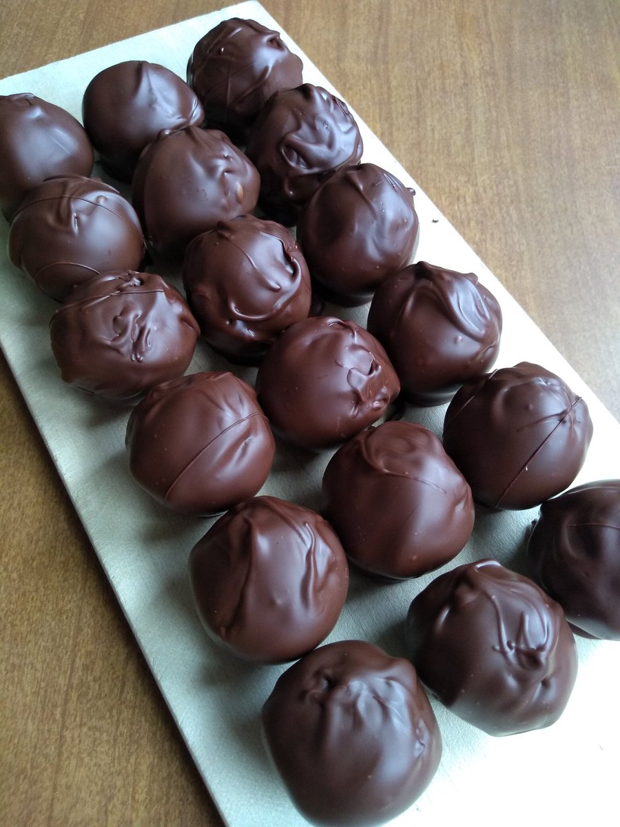 CorruptCandys's tweet photo. Cookie Dough Truffles! Chocolate chipped, gluten-free, and enhanced with cannabis! 
#edibles #Truffles
#cookiedough #cannabisculture https://t.co/GWhELdzWy2