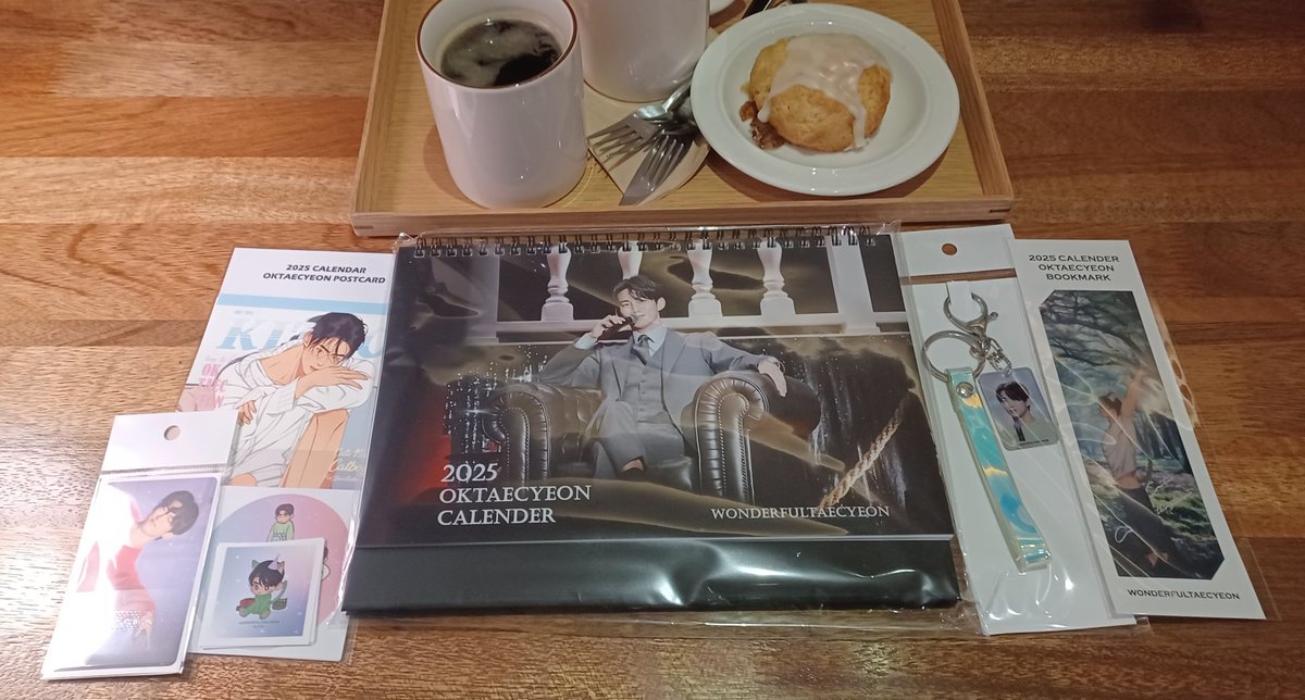 멋진 달력 누야님 만나서 직접 받았어요~~^^
넘  이뻐요!   울택연이 ♡♡♡♡♡