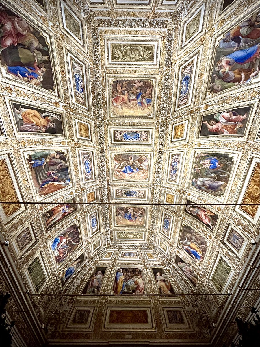 maccaronip's tweet photo. #Loreto https://t.co/TERzR3125w