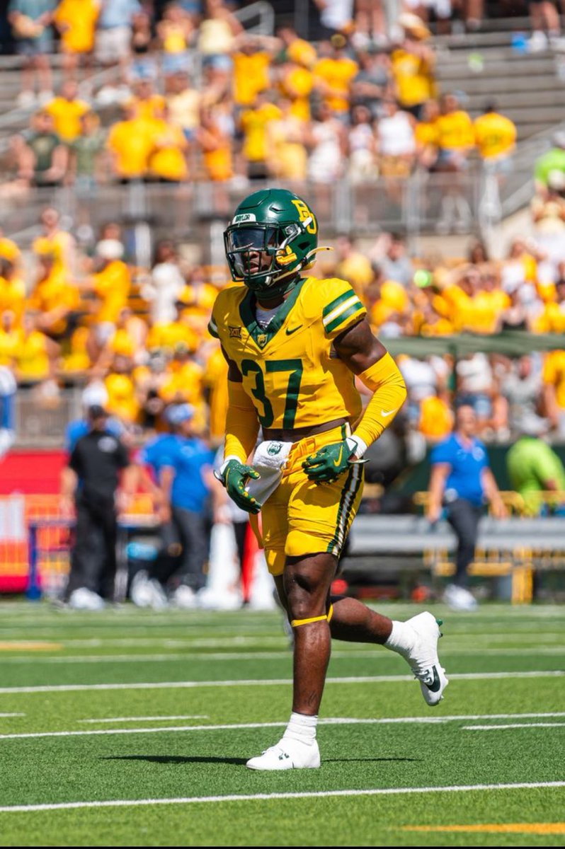 I will be entering the transfer portal Dec 9 ⚠️⚠️ with 3 years of eligibility left!! <a href="/CollegeFBPortal/">College Transfer Portal</a> <a href="/RivalsPortal/">NCAA Transfer Portal</a> <a href="/TransferPortal_/">Transfer Portal</a> 
Forever grateful!