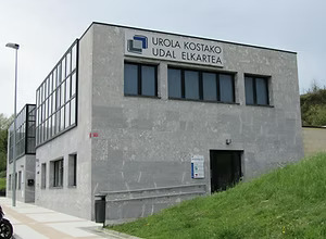 🤖📢 Robotika tailerrak Urola Kostan! 🎮
7-10 urte: Roblox bidez eski-pistak eta igogailuak sortu.
11-14 urte: VR saskibaloi jokoa Unity eta Blender-ekin. 🏀🕶️
📅 Abenduak 26-27 &amp; Urtarrilak 2-3
✍️ Izen-ematea: 18ra arte 👉 form.jotform.com/243302146584352

#Robotika 🚀