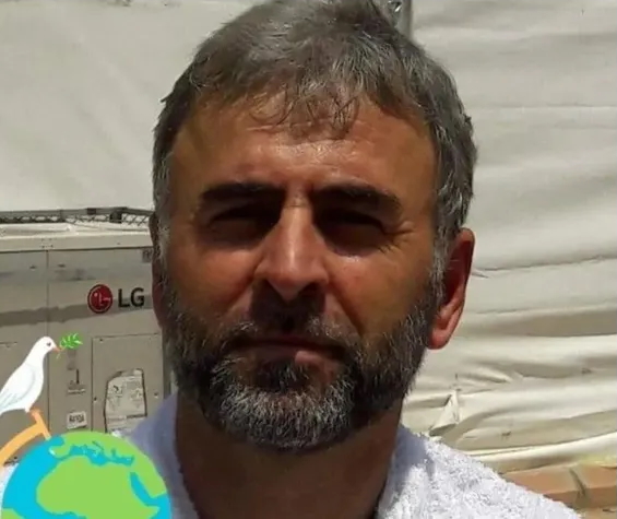 bosunatiklama's tweet photo. 'Halep'ten gelenler geri dönüyor. Artık Selanik'ten gelenler de geri dönsün' yazılı paylaşımı kendi hesabında paylaşan Niksar Halk Eğitim Merkezi Müdürü Şakir Bolat, görevden uzaklaştırıldı. https://t.co/MzwOuvCWnS