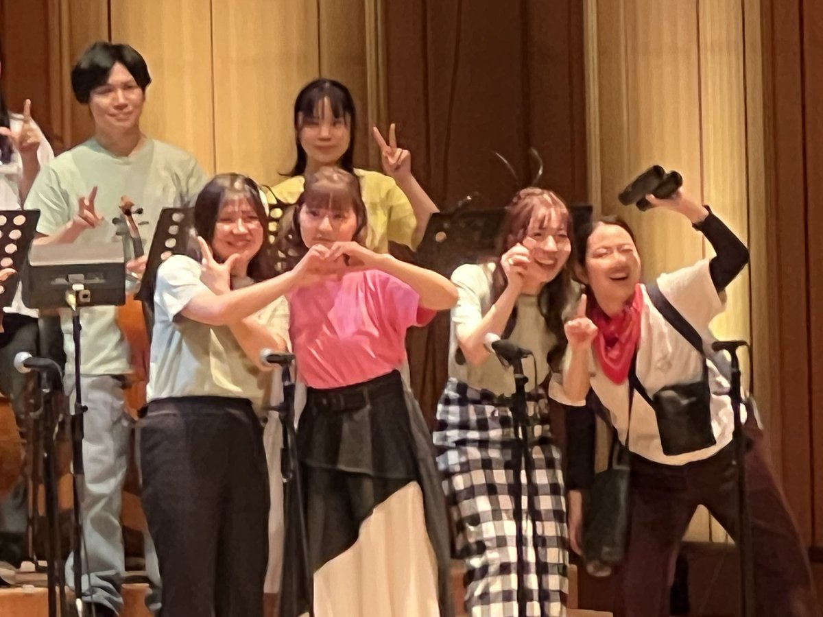 SeaSummer0501's tweet photo. 人生の中で５本指に入る🥰
心の底から感動した経験💫💫
自分を強運だと思わずにいられない💪💪
感動をありがとう、凄すぎるパフォーマンス軍団🎙️
#JPOPやろうよ https://t.co/bX8i6lfKLH
