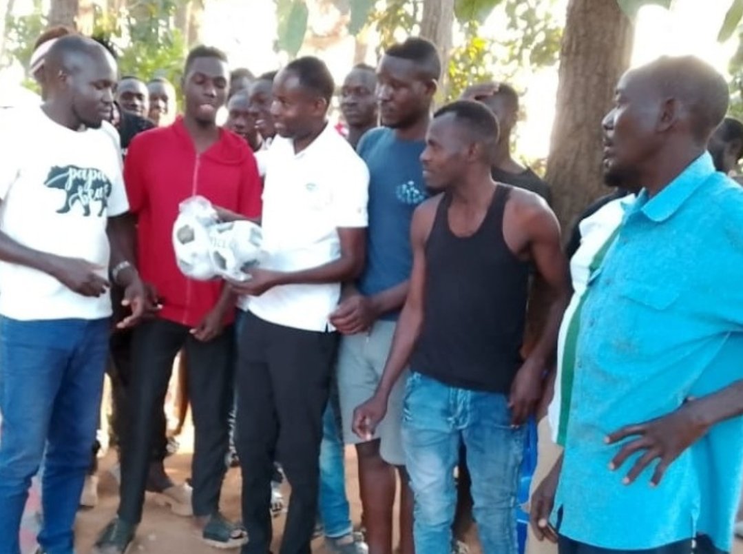Itss_BabyAmber8's tweet photo. @dokolopost @943qfmlira @AburaJaspher @LisbonWarren @LuoNativesUg @EMavadz @Voiceoflangofm @977unityfm #YouthEmpowerment #LiraCity #TalentPromotion #Sports https://t.co/hidKjNxeCq