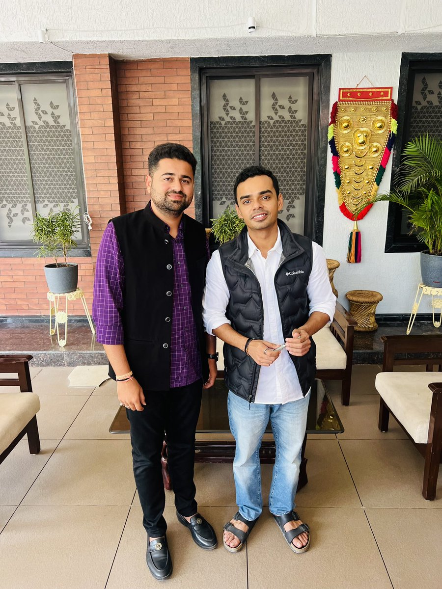 PorasPatel7's tweet photo. प्रदेश के लोकप्रिय युवा नेता भैया कार्तिकेयसिंह चौहान जी से कल भोपाल निवास पर पहुंचकर मुलाकात की @ks_chauhan23 https://t.co/7WdO1YVBdt
