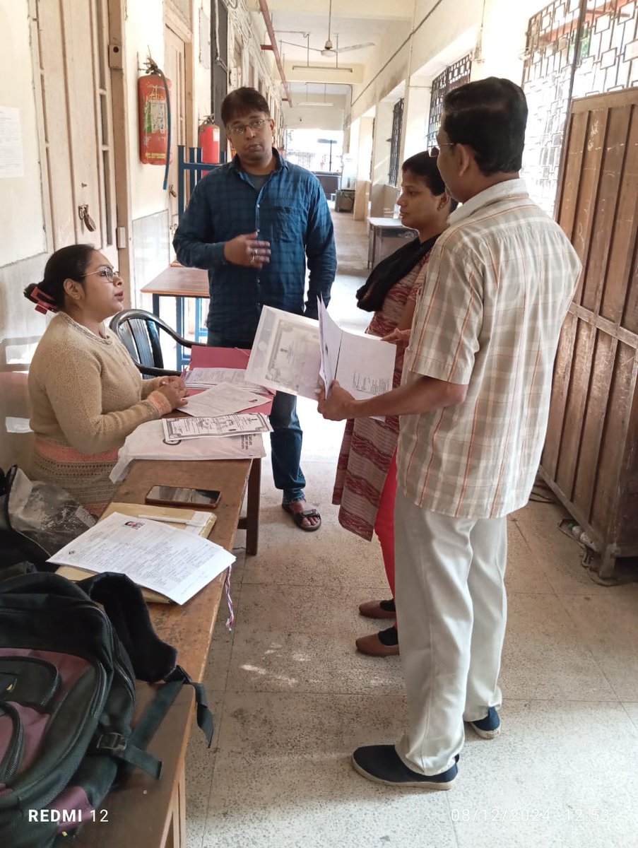 CEOWestBengal's tweet photo. Glimpses of special campaign day activities of SSR -2025 at polling station of Sanskrit Collegiate School & City College under 165 Jorasanko AC of North Kolkata District, West Bengal.
#SSR2025 #GoRegister #BLO
@ECISVEEP
@SpokespersonECI
@rajivkumarec
@anuj_chandak https://t.co/pBNZ2RohT8