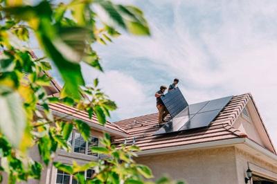 Are you curious about solar panels? Government grants are being cut at the end of December, so now might be the time to act. But will solar panels really cut your electricity bills, how much do they cost, and what’s the time frame f advisorstream.com/read/does-it-p…