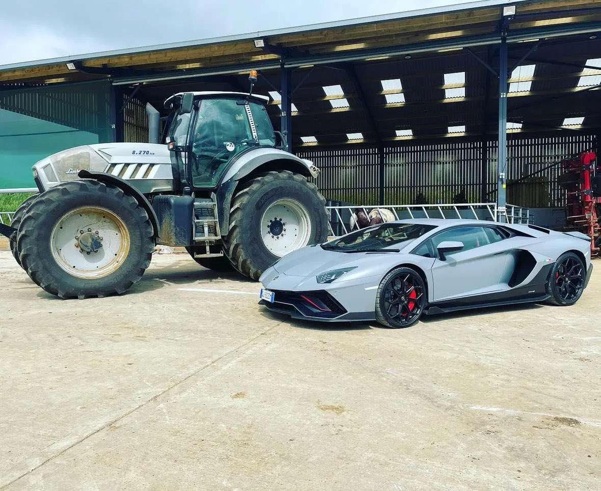 ClarksonsFarm1's tweet photo. Two Lamborghini's on the farm

#lamborghini https://t.co/dWOdSkK4jA