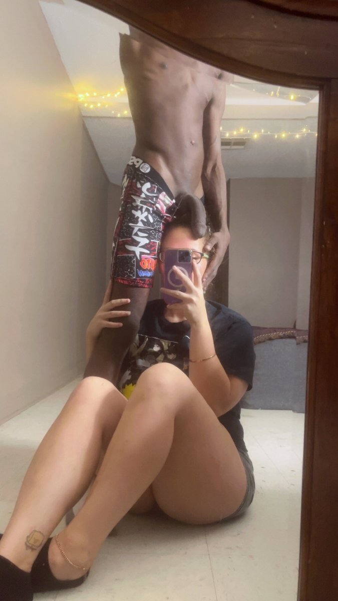 devilfruitkandi's tweet photo. If his dick isn't resting on your forehead,, then what are YOU DOING!!!🤦🏽‍♀️💕💕

#anime
#relationships
#myman https://t.co/GDFGq4mtEd
