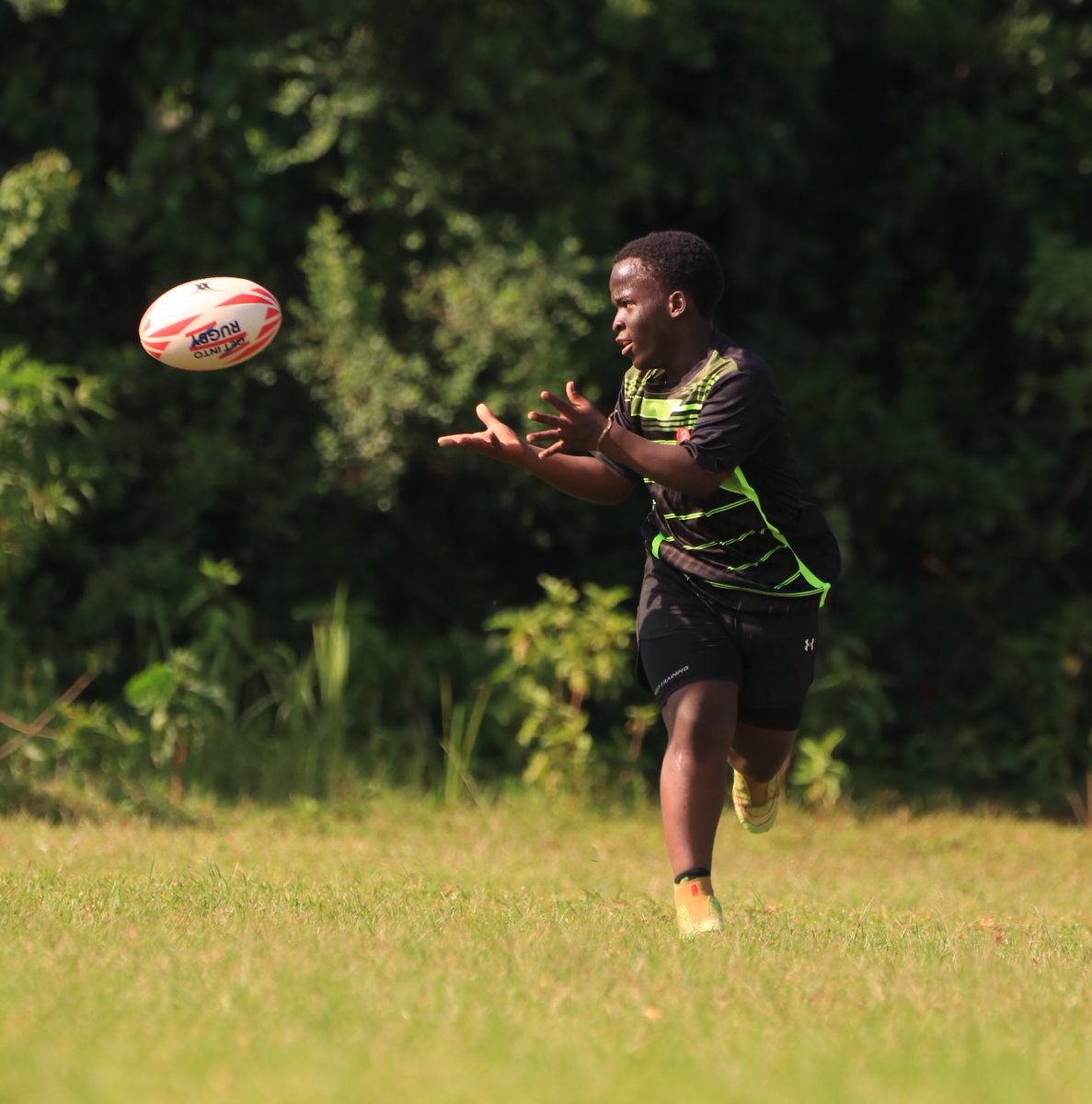 Meet Jerome Omara ,a student at Hanna international. Jerome plays scrumhalf(9) and looks up to his coach @Katereg87606296 “Iam here to acquire new skills,socialise,make friend and above all better my game.” Says Jerome

#EliteRugbyAgegradeCamp
#UgandaRugby
#ElevateYourGame 
#MCM