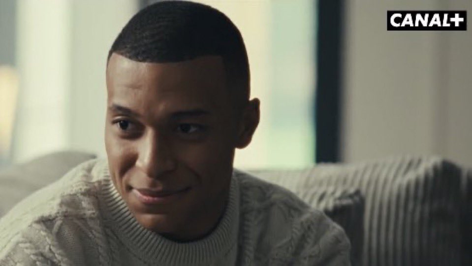 diegoadrian_12's tweet photo. Mbappé: "Es increíble como la gente se toma tan en serio los Simones, son premios entre amigos y ya está" 
#Simones2k24 https://t.co/8fpgt8Fkac