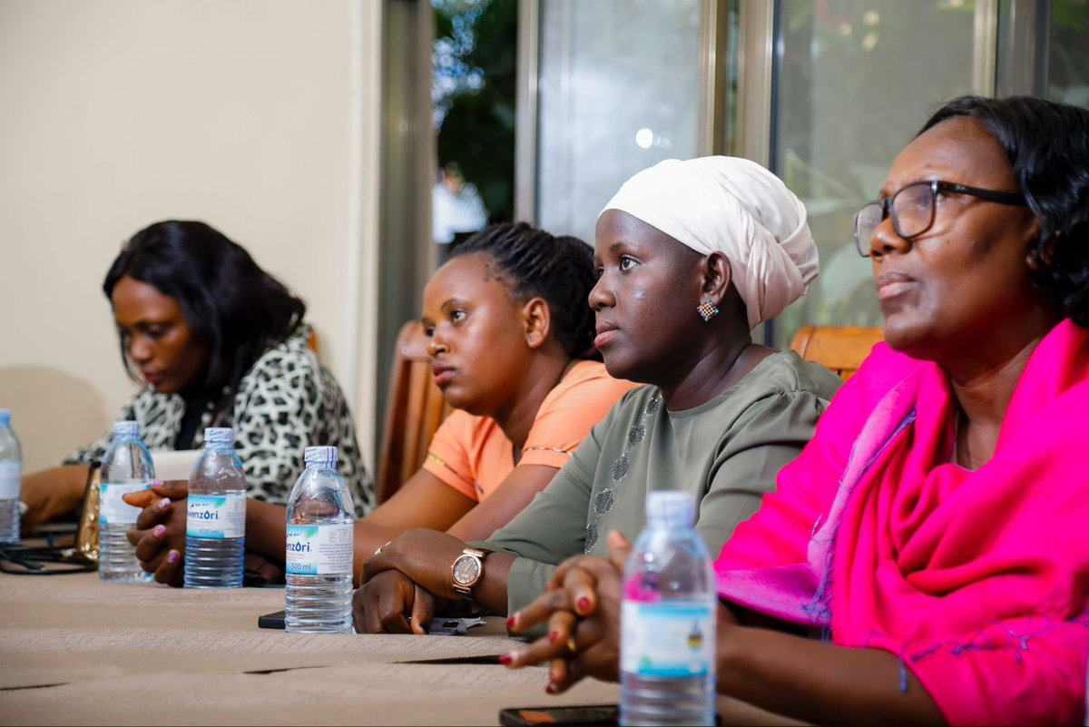 RaisingTeensUg2's tweet photo. Parents, the long holiday is here! 
Take this time to connect with your children, listen, guide and create lasting memories. Your presence and support shape their values and confidence. 
Let us nurture strong bonds and responsible behavior. 
#PositiveParenting https://t.co/P26mR3XQ9h