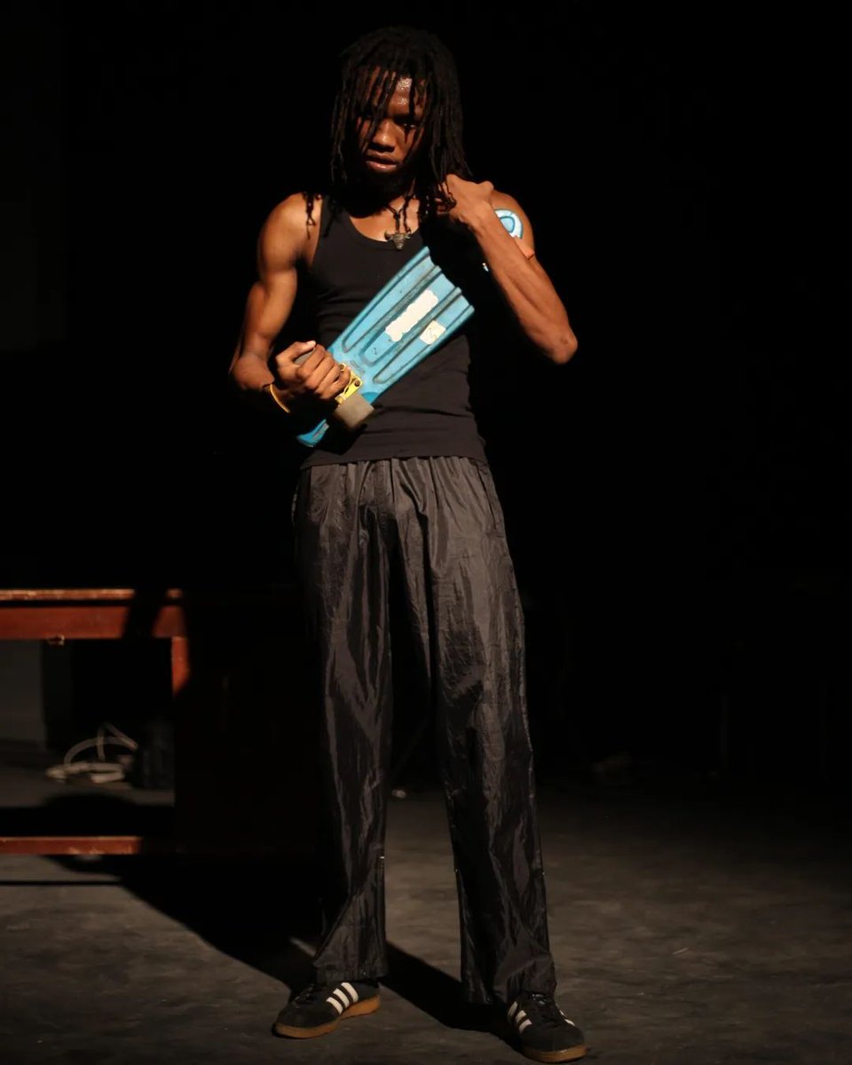 TheARTquake_'s tweet image. She gotta eat some 🎂 🔥
📸 @_safography_
#gmcake24 #plushairnegy #skatelife