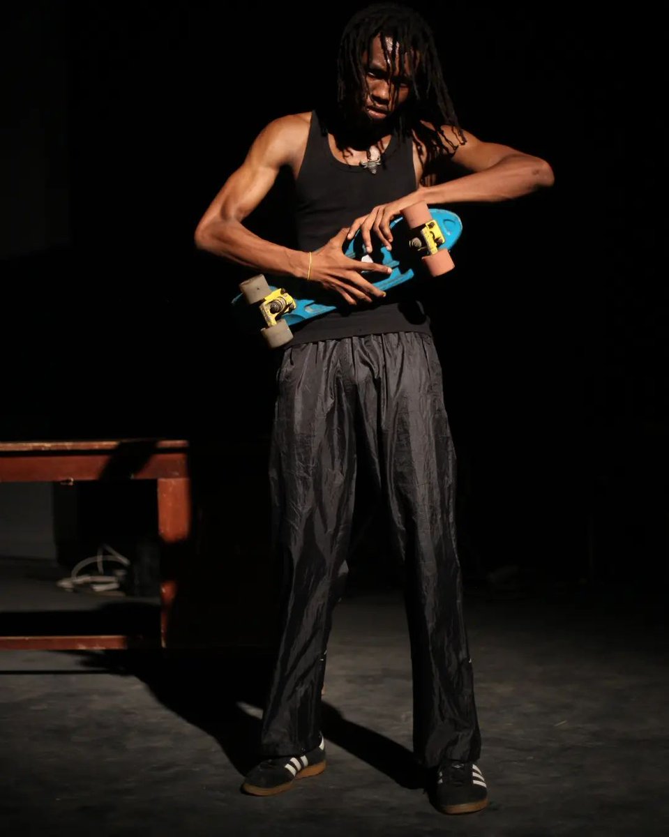 TheARTquake_'s tweet image. She gotta eat some 🎂 🔥
📸 @_safography_
#gmcake24 #plushairnegy #skatelife