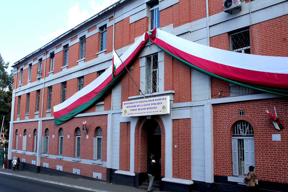 Baliakakely's tweet photo. Devoir des patients hospitalisés à #Madagascar selon la « Charte du patient hospitalisé dans les établissements de santé publics et privé à Madagascar » 
Source : https://t.co/f9TAaqMkJE https://t.co/uVP6YFqmUu