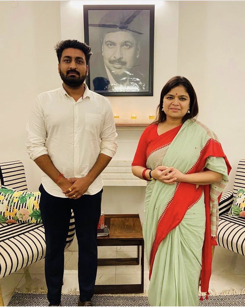 DigvijayHoPE's tweet photo. जन्मदिन की हार्दिक शुभकामनाएं @poonam_mahajan Tai🙏🏻
आपका प्रेरक नेतृत्व और सकारात्मक दृष्टि देश की नई पीढ़ी के लिए एक प्रकाश स्तंभ है। ईश्वर से प्रार्थना है कि आपका जीवन हमेशा सुख, समृद्धि और सफलता की रोशनी से आलोकित रहे। https://t.co/rUVCzyx5uR