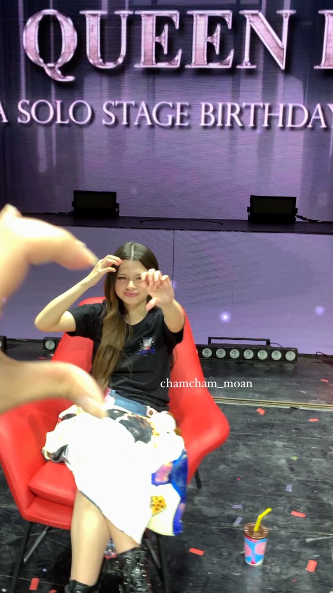 chamsaltedegg's tweet image. I love you 🤍

REBECCA STAGE QUEEN B
#HBD22ndBeckySoloConcert