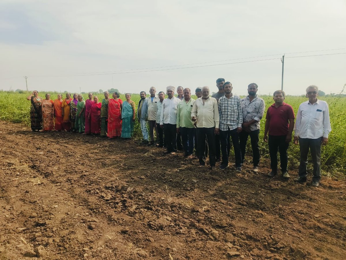 રવિ કૃષિ મહોત્સવ ૨૦૨૪ અંતર્ગત લોધીકા ખાતે પ્રથમ દિવસે કૃષિ મહોત્સવ યોજાયો.
 જેમાં મહાનુભાવોના સંવાદથી કાર્યક્રમમાં ઉપસ્થિત ખેડૂત ભાઈ બહેનોને કૃષિ લક્ષી બાબતોથી માહિતગાર કરવામાં આવ્યા હતા.
<a href="/RaghavjiPatel/">Raghavji Patel</a> <a href="/GujAgriDept/">Gujarat Agriculture, Farmer Welfare & Co-op. Dept.</a> <a href="/DDORAJKOT1/">District Panchayat Rajkot</a> <a href="/CollectorRjt/">Collector Rajkot</a> <a href="/DaoRajkot/">DAO Rajkot</a> <a href="/Gramsevak1972/">Rajkotdisgsmandal</a>