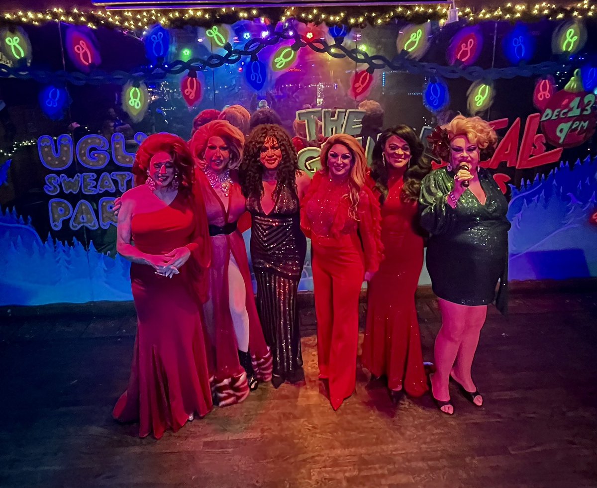thedevinaross's tweet photo. The cast of Pussy Lehoot &amp; Friends tonight at Charlie’s Phoenix! Celia Putty, Barbra Seville, me, Savannah Stevens, Tori Steele and Mis s Pussy Lehoot! https://t.co/seijAwbODJ