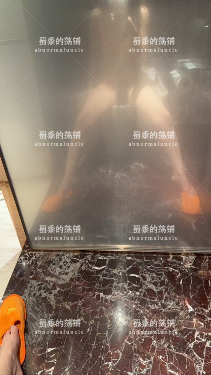 abnormaluncle's tweet photo. 犹抱琵琶半遮面，骚货问这样是不是更诱人？ https://t.co/fGEHw7ZBcR