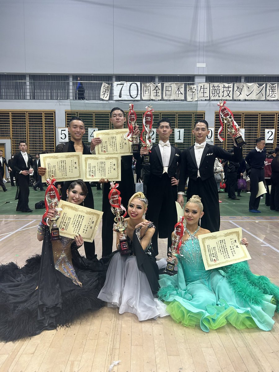 【2024年冬全結果報告】

モダンの部
ワルツ 山田・  梶   組 1位🥇🏆🎊
タンゴ 山本・曽根 組 3位🥉
スロー 山口・三津 組 3位🥉

ラテンの部
パソ     西本・中村 組 7位✨

今年最後の試合でした！
沢山の応援ありがとうございました🙌