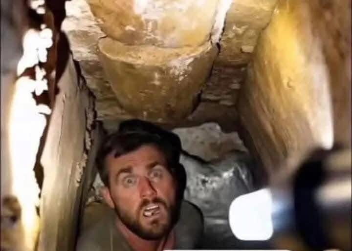Esad rejiminin yaptığı vahşetin bu güne kadar köpüğü biliniyormuş.

Öyle insanlık dışı barbarlıklar yapılmış ki..Daha yeni ortaya çıkıyor.

Naziler sönük kalır!

Bunlar ortaya çıktıkça bugüne kadar "direniş ekseni, ABD-İsrail" kılıfları ile Esad'ın soykırımını örtbasa çalışanlar