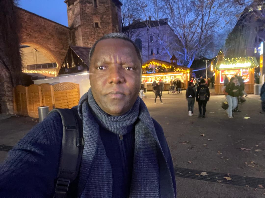 JMuzyanda16169's tweet photo. Marienplatz de Munich déjà en mood festivités ! Peut-être la place victoire de Matonge #Kinshasa sera ainsi bientôt. N'est-ce pas Muyomba @StavrosPapaioa2 😀 https://t.co/oaK1kh6qi9