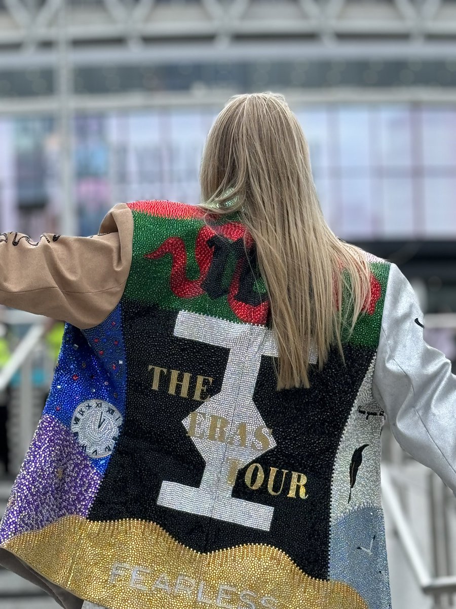 SwiftedBethy13's tweet photo. my beloved eras tour #TSTheErasTour https://t.co/lfFPPOAXrQ