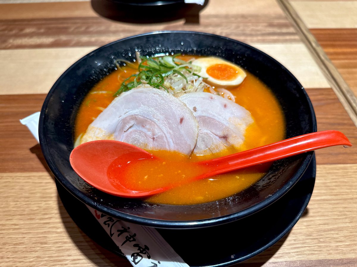 パーティ前🍜

#ゼロイチ大忘年会 https://t.co/dAYl3xvmMa