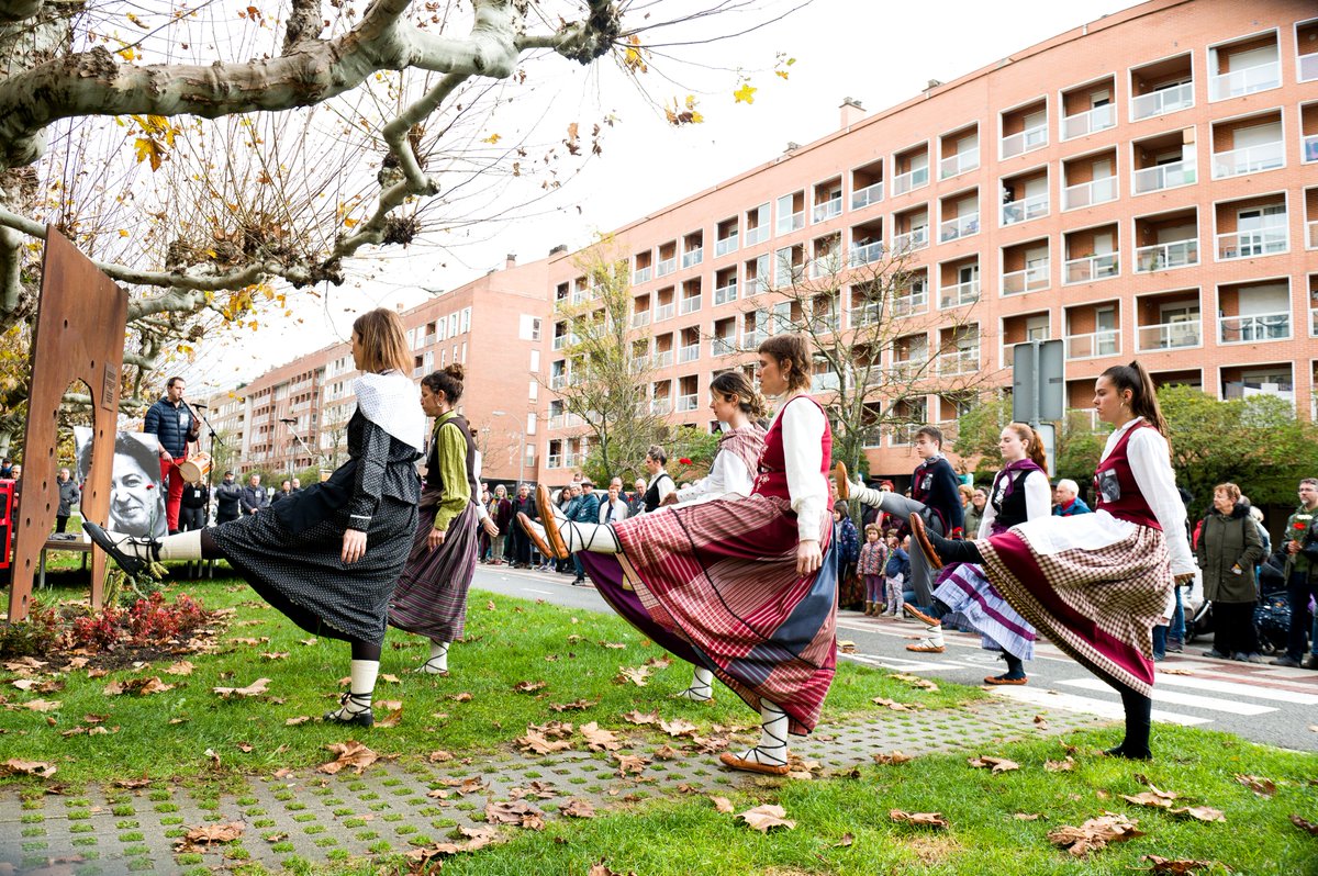 📸  Irudi ederrak Karmeleren aitortza eskatzeko egin zen Manifestazio eta omenaldiarenak. Karmele ez zaitugu inoiz ahaztuko eta aitortza ofiziala lortzeko borroka jarraituko dugu. 

flickr.com/photos/2019226…