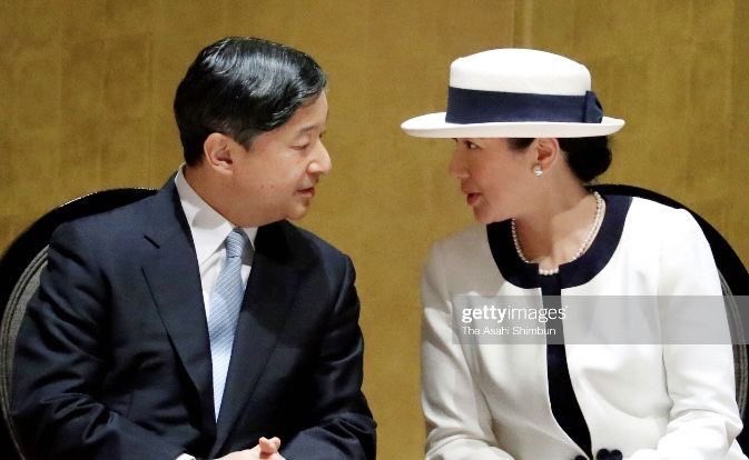 Eris37241081's tweet photo. あれだけ辛い思いされても常に笑顔を絶やさず
天皇陛下と見つめ合って笑えるってお幸せでしょうね🥰
そんなお二人を見ると癒されます🥰
上皇上皇后も見つめ合う画像少ないような🙄
秋篠宮家にはないな🤭
#皇后陛下お誕生日おめでとう御座います https://t.co/qnCQZwNP3F