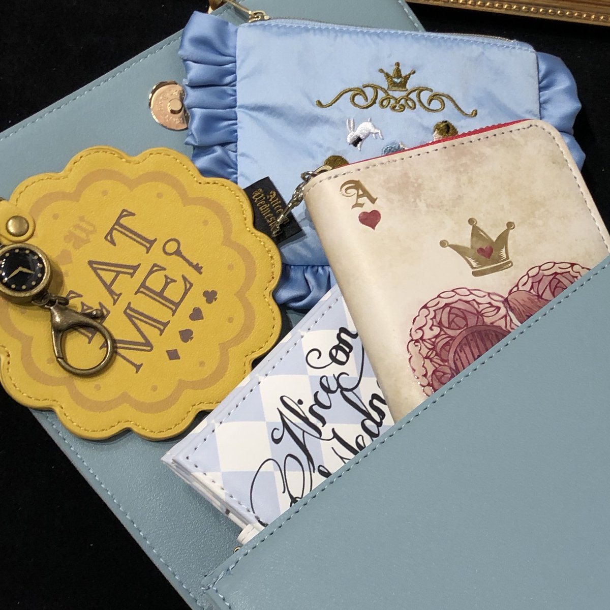 水曜日のアリス福岡】 大きめリボンの可愛いバッグをご紹介🎀👜 長財布