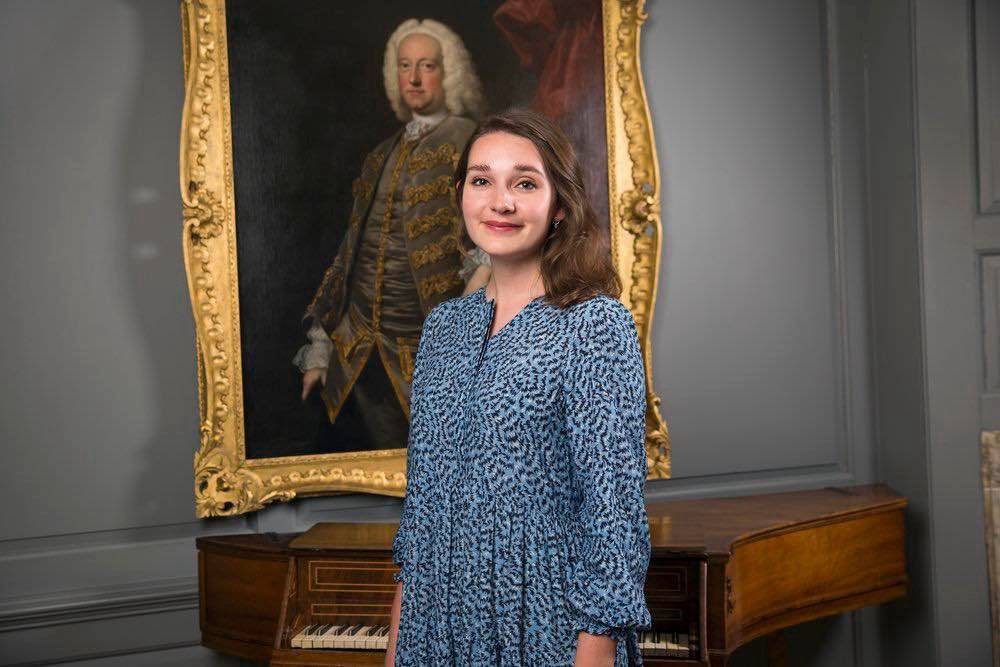 Start the week with Frances Gregory singing Thou art gone up on high from Handel's Messiah.

youtu.be/EGcME0H1msw