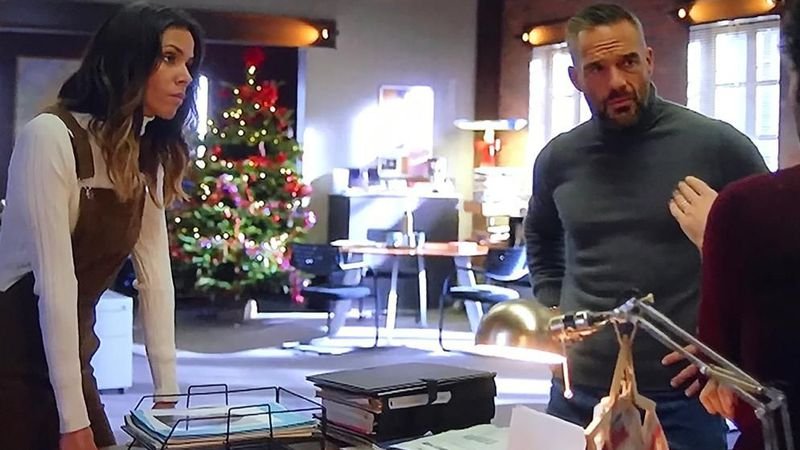 RomaillerG's tweet photo. Souvenir inoubliable du duo charmant et de choc #CommandantRocher et #Elisa, dans #Profilage10 ❤️🎬. Belle journée @PhilippeBas mon #acteur et #cascadeur favori, @shymofficiel 👍😉😘 et à vos fans 😃😘. https://t.co/Wd5P6GwWit
