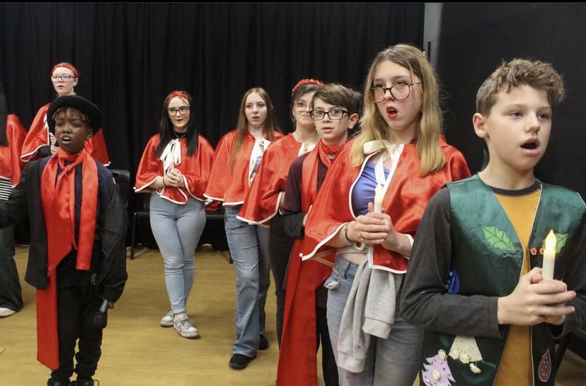 The_OaksAcademy's tweet image. Students and staff had a brilliant day in school  rehearsing for &apos;Don&apos;t Be A Scrooge This Christmas&apos;. The students have worked really hard and achieved so much. We are very proud of them for giving up their Saturday. There is still time to get your tickets. #christmasproduction