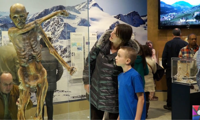 Ötzi’ye tarihte bilinen ilk Lyme hastalığı vakası unvanını da vermiş durumda.
Ötzi şu an da İtalya da bulunan South Tyrol Museum of Archaeology in Bozen-Bolzano da sergilenmekte.