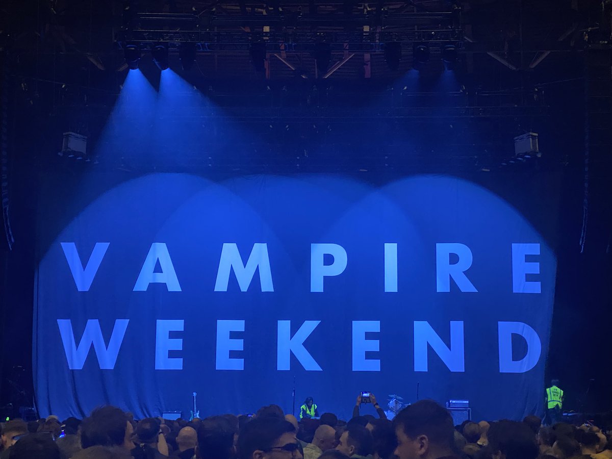 Still taking in what I saw last night at the <a href="/OVOHydro/">OVO Hydro</a> 

More than 45 years’ of gigs behind me and <a href="/vampireweekend/">Vampire Weekend</a> were just utterly and ridiculously good. Up there with the best ever gigs. 

Thank you.