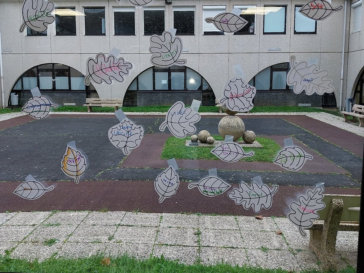 Lycée Roberval tweet media