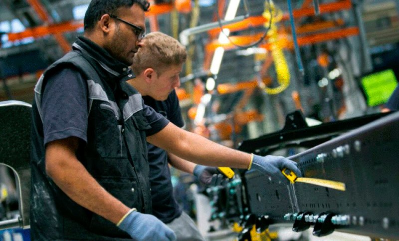 La economía, a un año del gobierno de La Libertad Avanza. #AHORA conversamos con <a href="/HernanBergstein/">Hernan Bergstein</a>, docente de la Lic. en Economía Política de la <a href="/UNLaOficial/">Universidad de Lanús</a>.
📻 radio.unla.edu.ar
☎️ 15 5220 4577