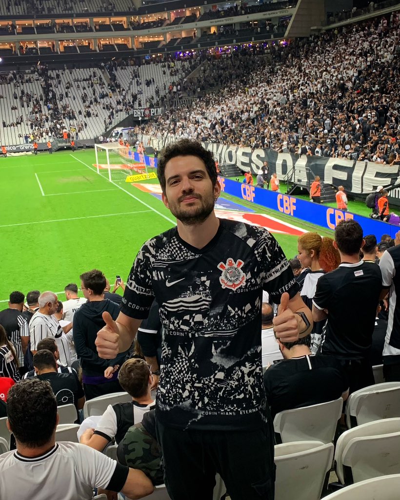 Um 2024 sofrido e maluco que terminou um puta TESÃO! 
Vamos por mais em 2025