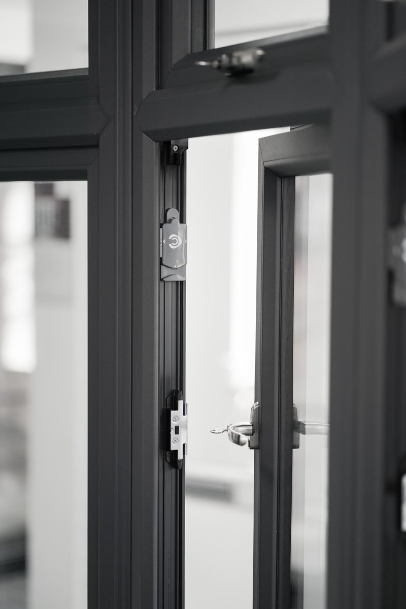 EvergladeWindow's tweet photo. Security at its finest with @getkubu 🔐

Talk to us about staying secure with our One Collection windows and doors: https://t.co/CJrnl22Ot4 

#evergladewindows #security #securitysystem #kubusecurity #securewindows #securedoors #qualitymanufacturing https://t.co/MzPEAc0NqR