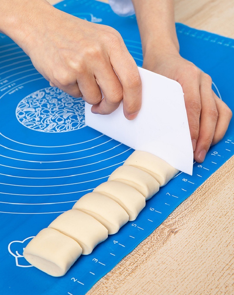 KitchenStoreDir's tweet image. It's National Pastry Day. Time to get out the baking tools,  like this Silicone Dough Rolling Mat, with Measured Scale Pastry mat Tool

kitchenstoredirect.com/products/view/…

#pastrytool #mold #silicone #pastry #bake #bakewithlove #pastryequipments #pastryfilling #cannoli #shoponline