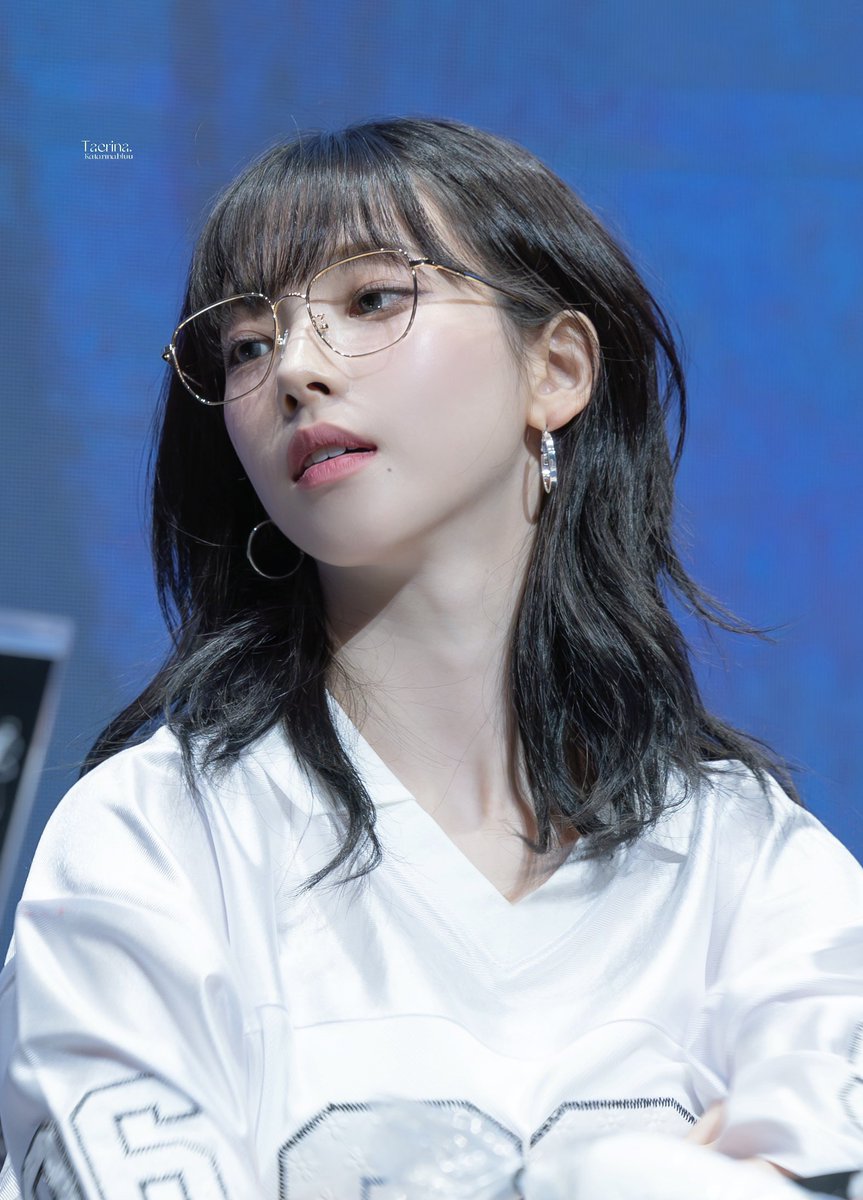 ujiminphoria's tweet photo. Something about Karina wolfcut with glasses https://t.co/8Fq679Eic9