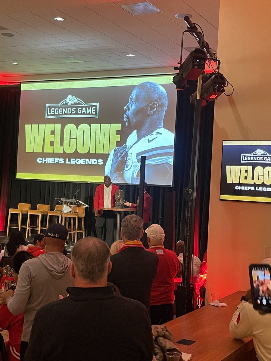 Dezman Moses tweet media