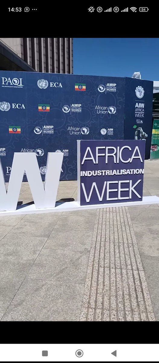 Kadrakhayrbadan's tweet image. La Semaine de l'Industrialisation en Afrique débute à Addis-Abeba 🇪🇹!

Un honneur de représenter DWO'AGRO PRODUCTS 🏭, en mettant en lumière la femme djiboutienne dans l'industrie et l'importance de l'industrialisation en Afrique🌍

#AfricanUnion #Industrialisation #AWIP
🇩🇯